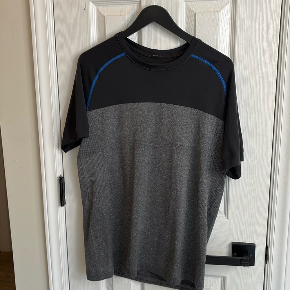 Lululemon Men’s Top Sz Lg